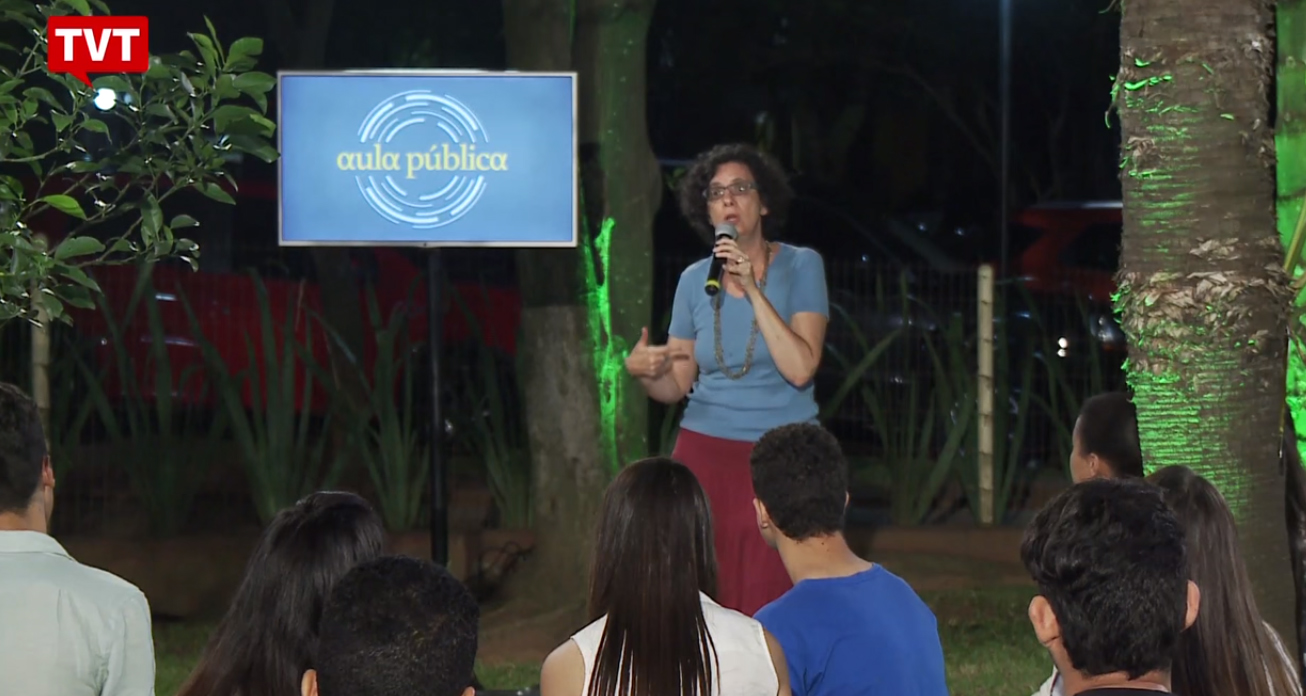 No segundo episódio da quarta temporada, Heloísa Buarque de Almeida discute como o sistema de ensino deve discutir relações de gênero